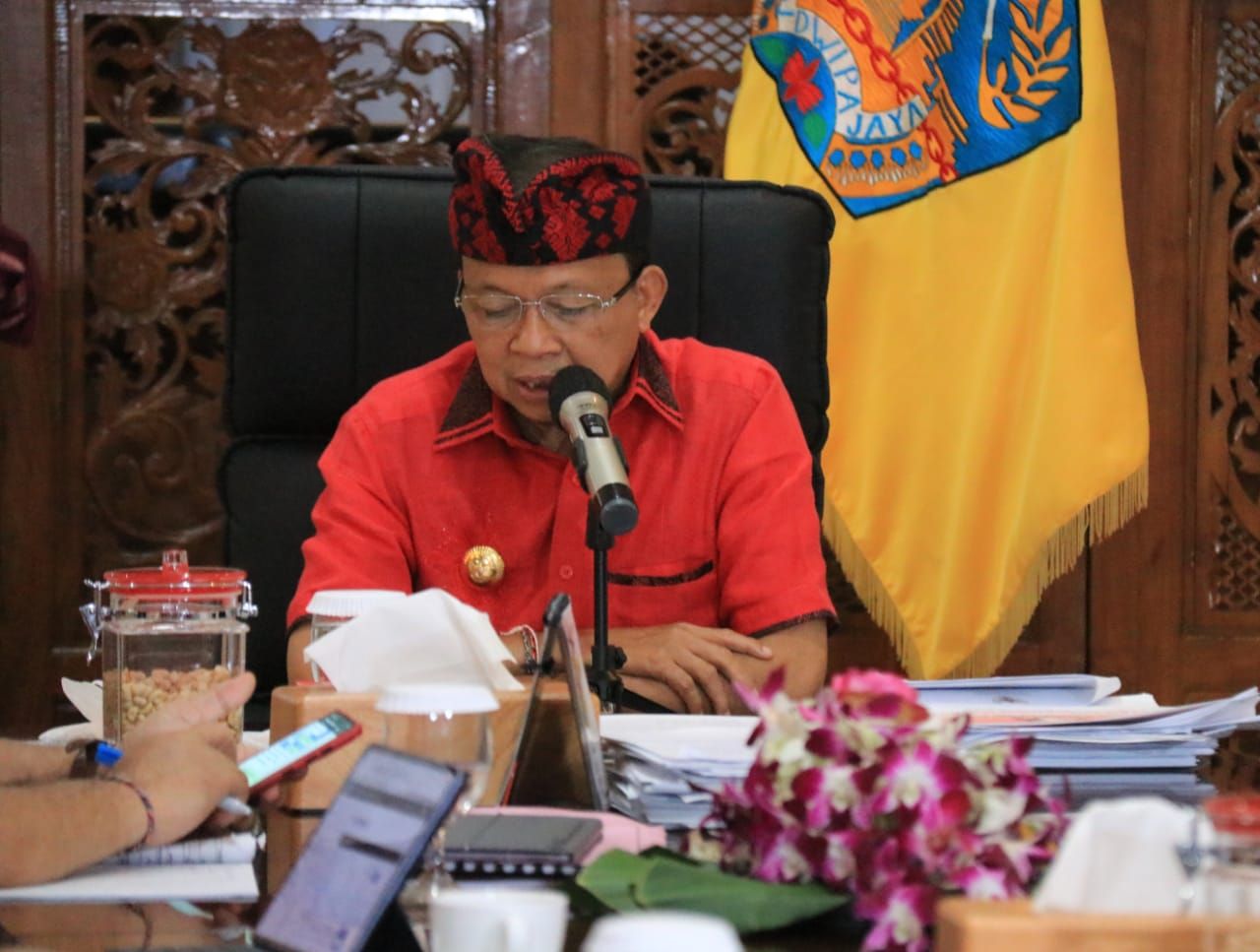 podiumnews.com-Ikuti Rakor Evaluasi Kebijakan PPKM Mikro, Gubernur Koster Perjuangkan Insentif Nakes